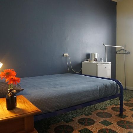 Ocean Beach Backpackers Hostel Perth Kültér fotó